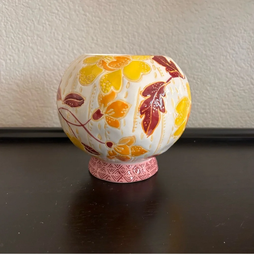 Anthropologie Zahara Orange Pink Embossed Floral 5X5.5